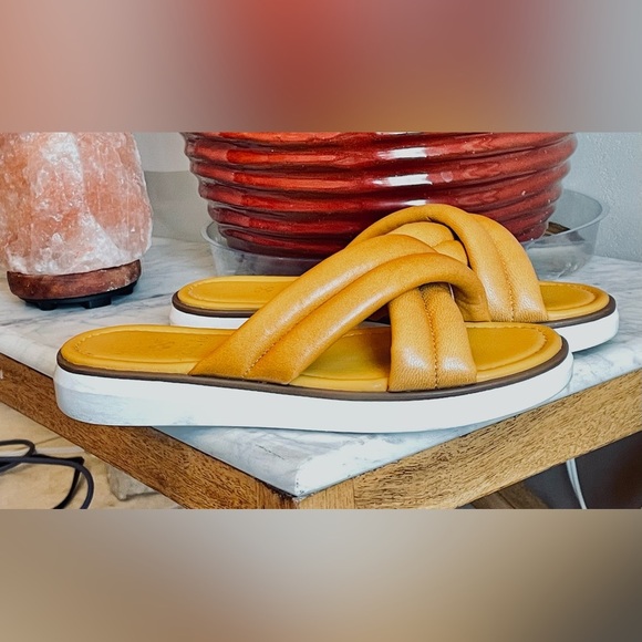 VINCE CAMUTO Sevaida Leather Slide Sandals Women's Size 8 - Picture 11 of 11